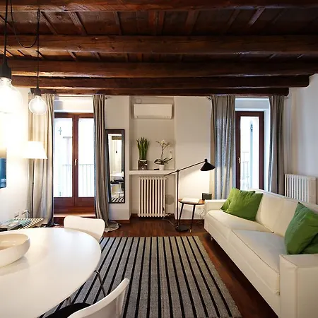 Santa Cecilia Apartment *