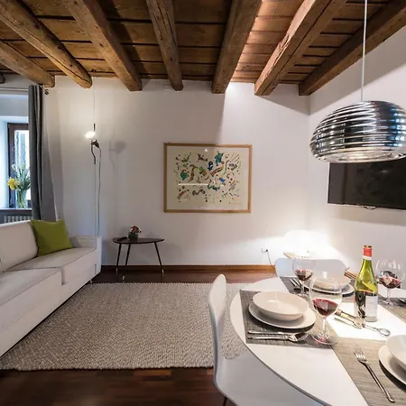 Santa Cecilia Apartment *