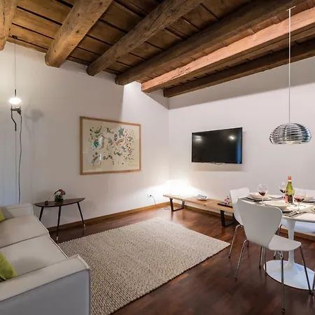 Santa Cecilia Apartment