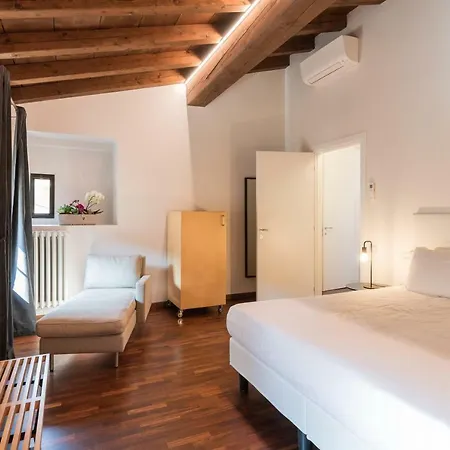 Santa Cecilia Apartment