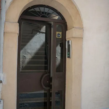 Santa Cecilia Apartman *